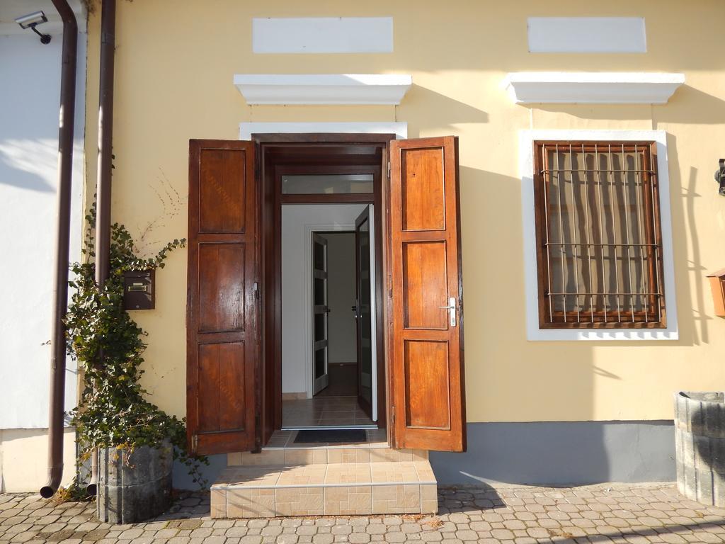 Csillagvirág Apartman Apartamento Mosonmagyaróvár Exterior foto